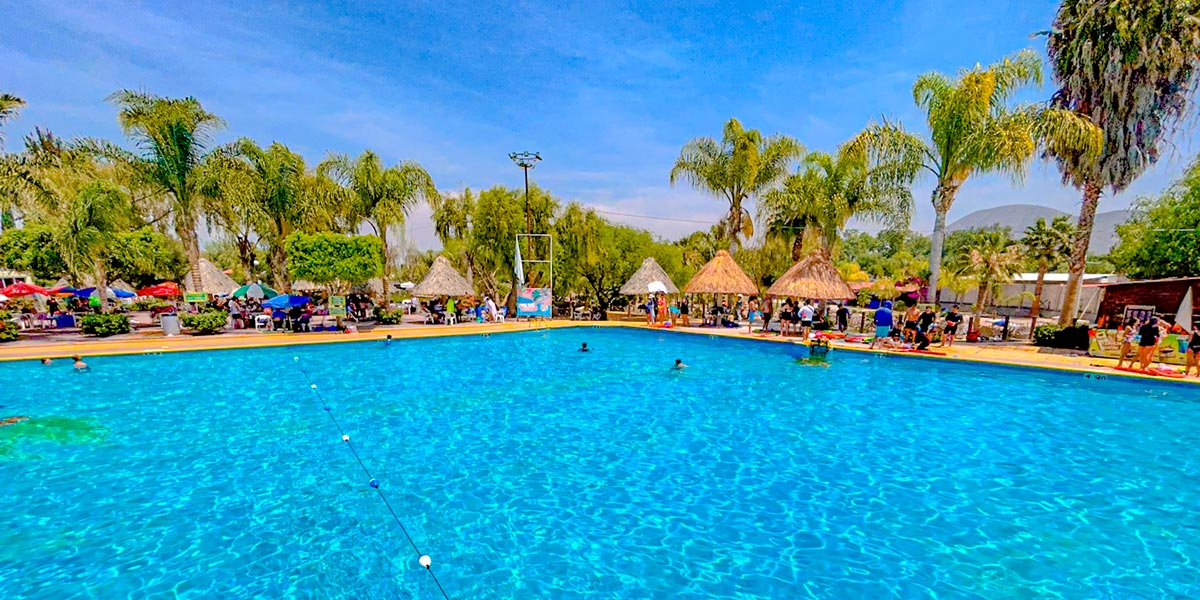 Alberca Familiar Maguey Blanco